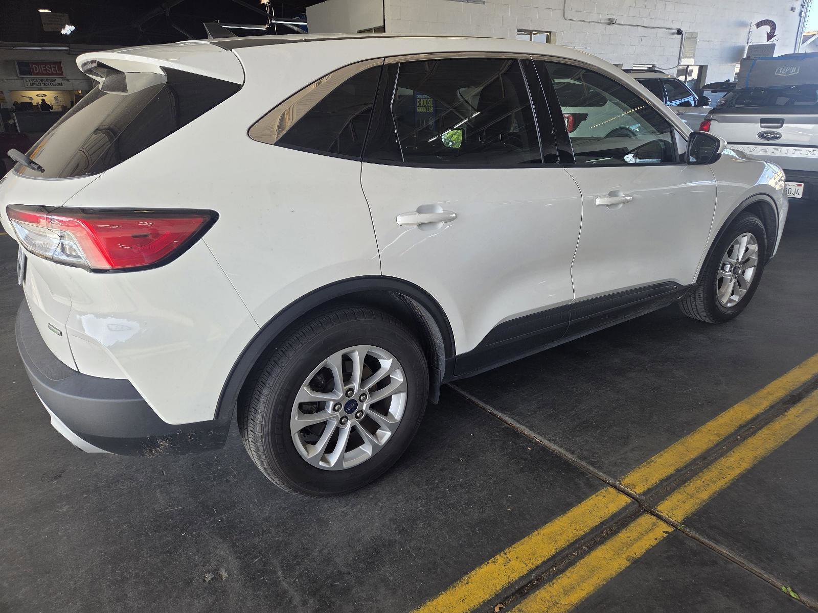 Certified 2020 Ford Escape SE image 8