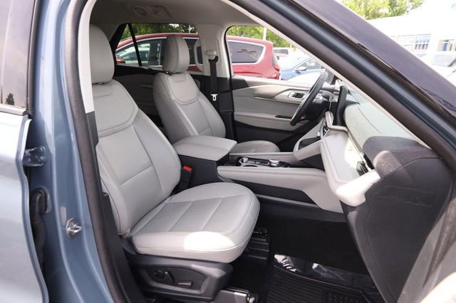 Certified 2025 Ford Explorer Active w/ Active Comfort Package AWD/4WD image 32