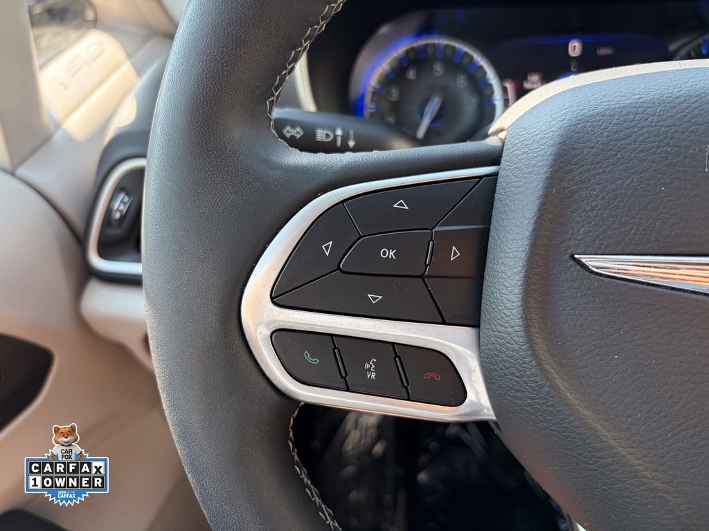 Used 2024 Chrysler Pacifica Touring-L FWD image 28