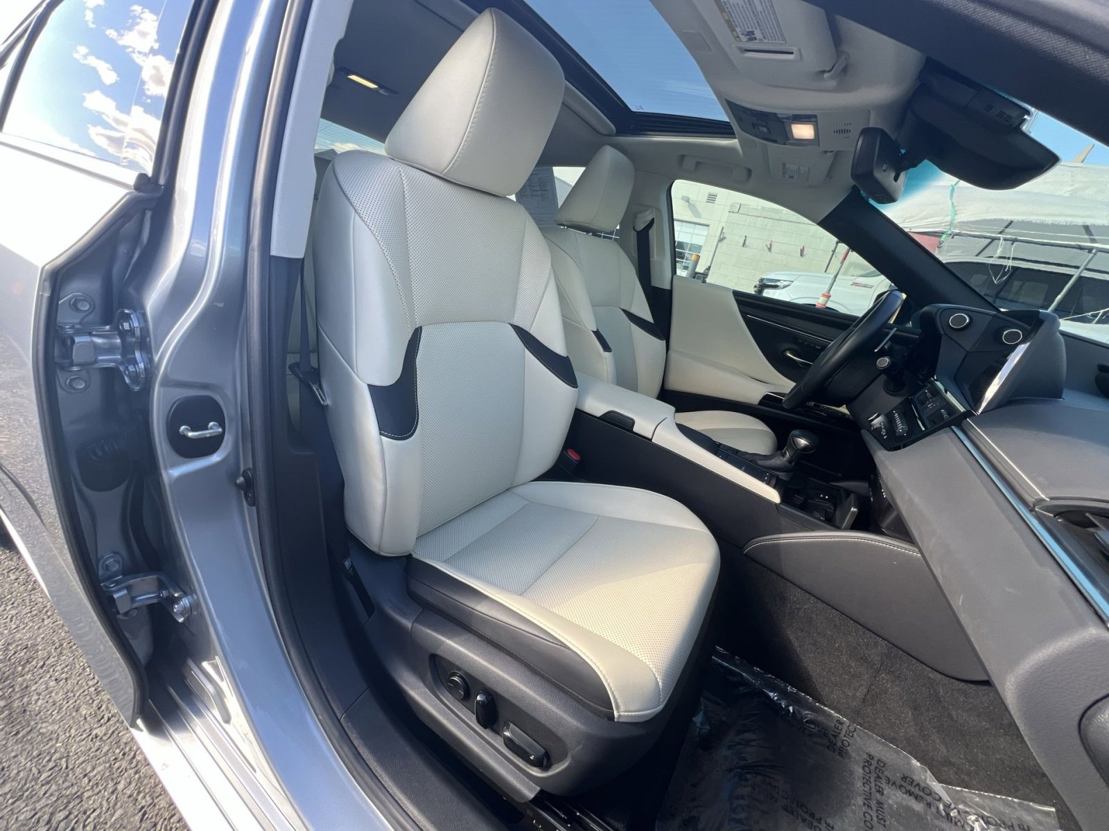 Used 2022 Lexus ES 350 w/ Premium Package image 27