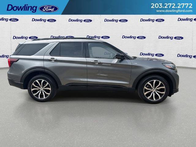 Certified 2025 Ford Explorer ST-Line AWD/4WD image 9