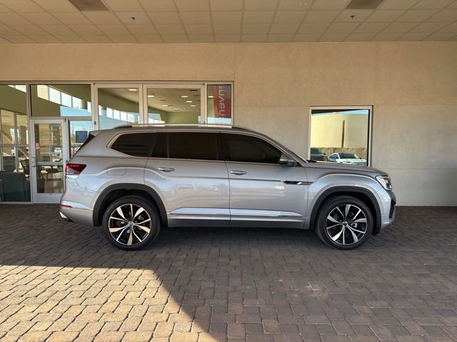 Used 2024 Volkswagen Atlas SEL Premium R-Line AWD/4WD image 5