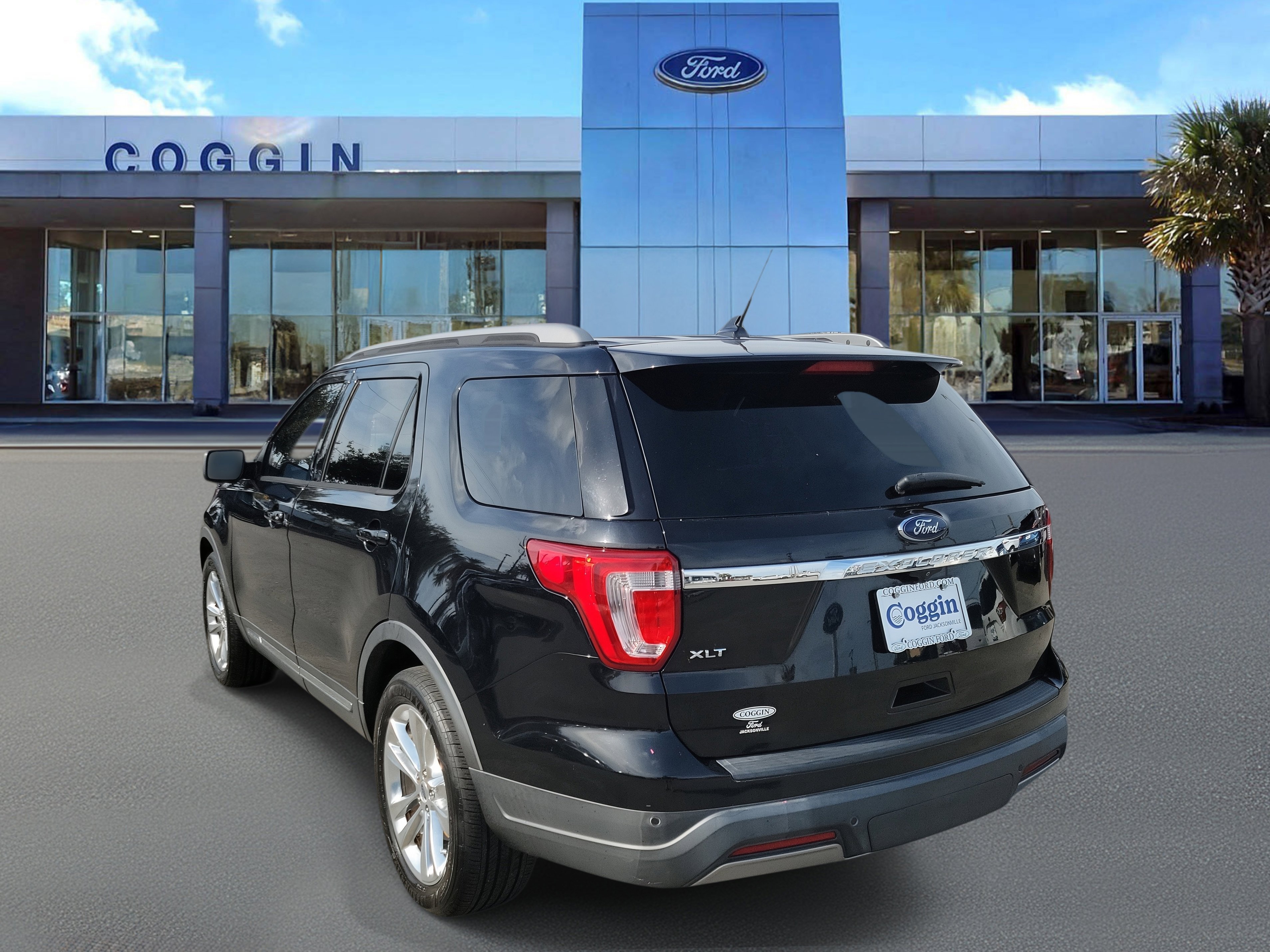 Certified 2019 Ford Explorer XLT w/ Equipment Group 202A image 2