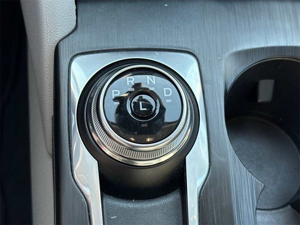 Certified 2023 Ford Escape Platinum image 32