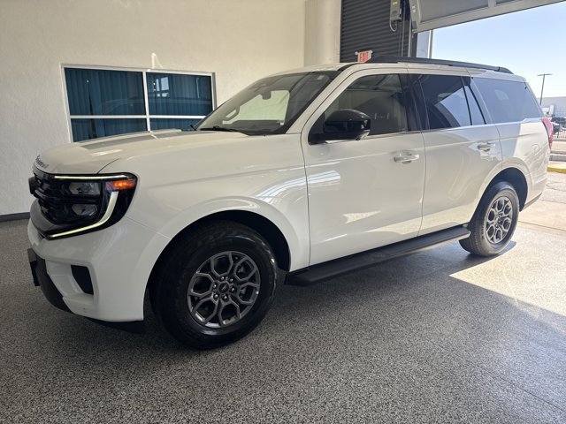 Certified 2025 Ford Expedition Active AWD/4WD image 1