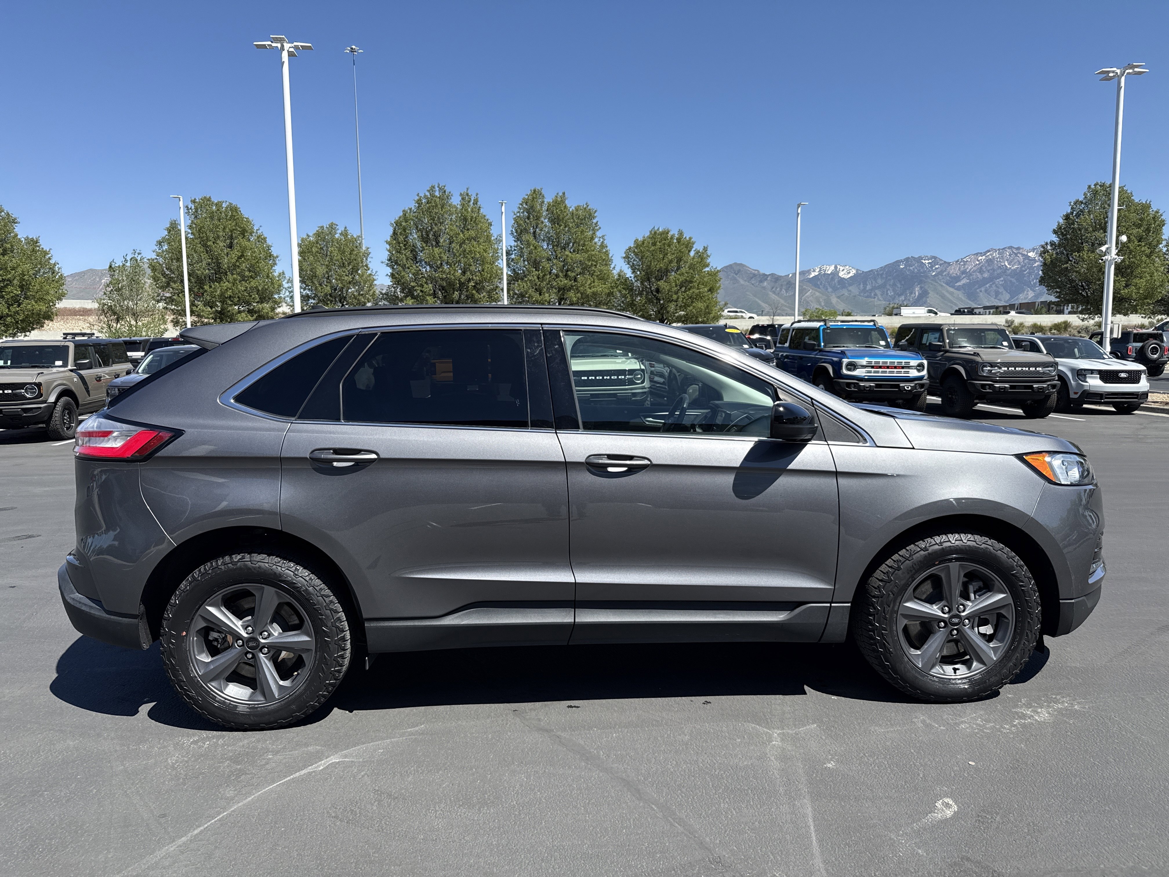 Certified 2022 Ford Edge SEL w/ Sport Appearance Package AWD/4WD image 6