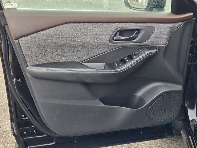 Used 2021 Nissan Rogue S image 16