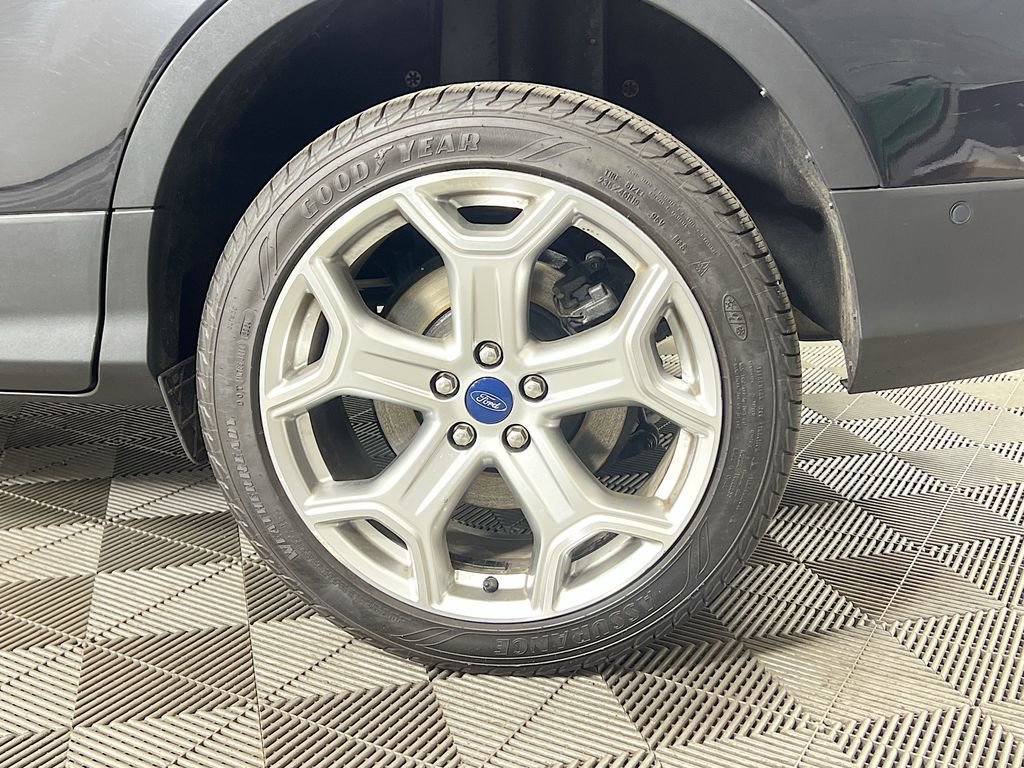 Certified 2019 Ford Escape Titanium AWD/4WD image 38