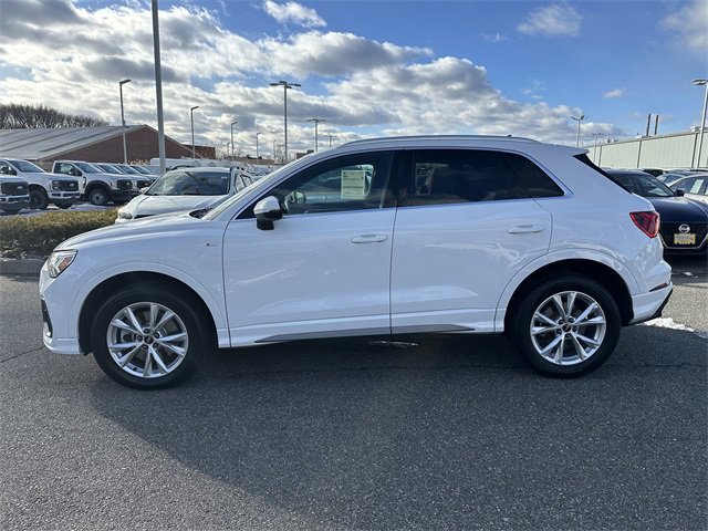 Used 2024 Audi Q3 2.0T Premium image 8