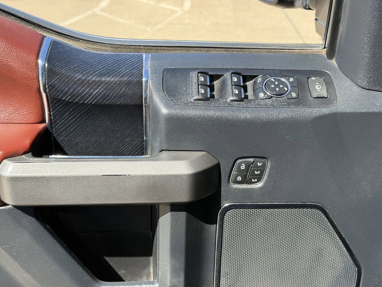 Certified 2022 Ford F350 Platinum image 23