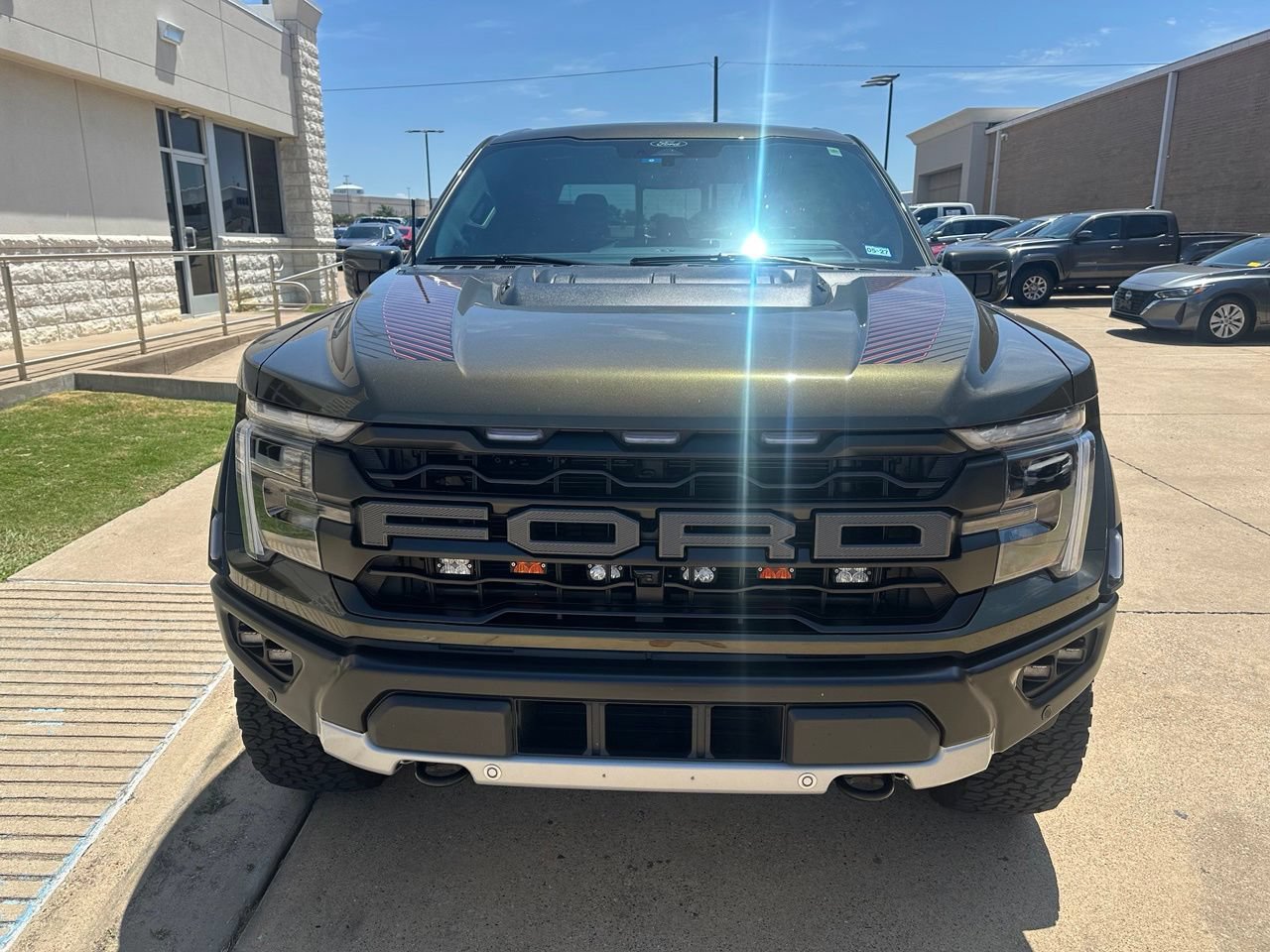 Certified 2025 Ford F150 Raptor AWD/4WD image 4