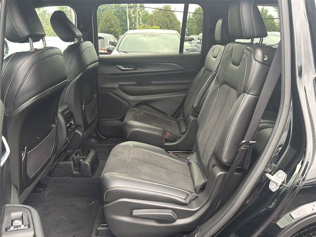 Used 2023 Jeep Grand Cherokee L Laredo AWD/4WD image 6