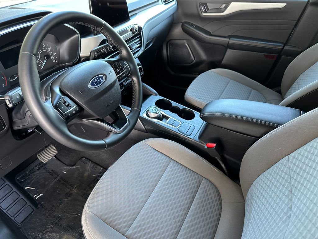 Certified 2022 Ford Escape SE w/ SE Sport Appearance Package image 10