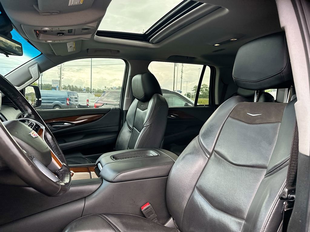 Used 2019 Cadillac Escalade Luxury RWD image 8