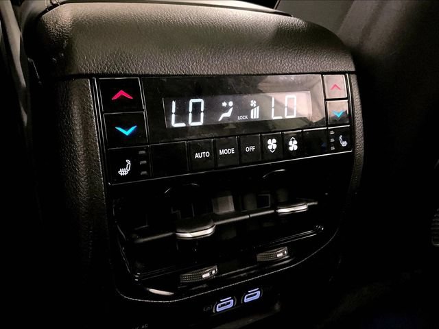 Used 2021 Jeep Grand Cherokee L Overland w/ Luxury Tech Group IV AWD/4WD image 33