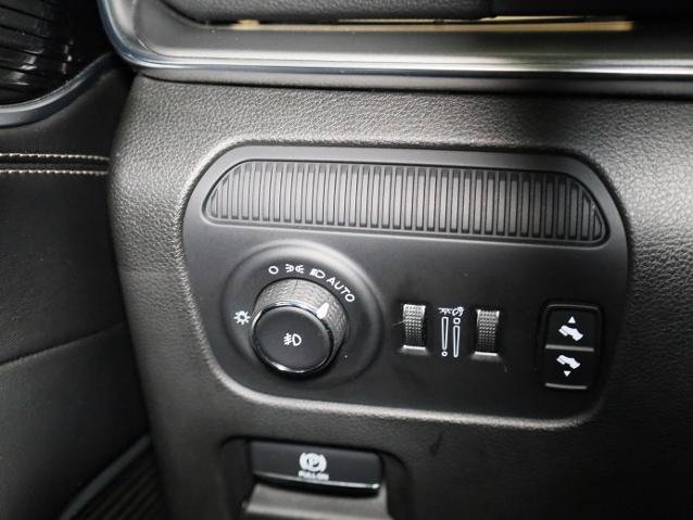Used 2023 Jeep Wagoneer Series II AWD/4WD image 25