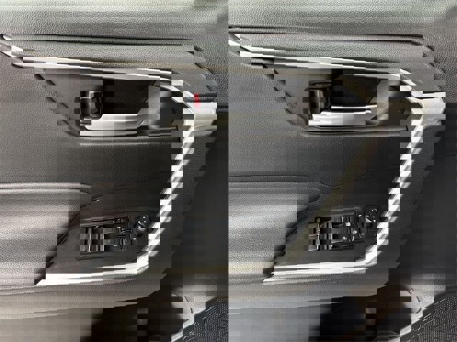 Used 2023 Toyota RAV4 XLE image 5