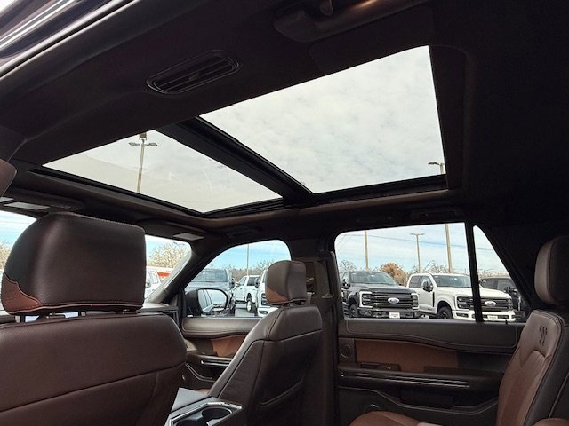 Certified 2023 Ford Expedition King Ranch image 9