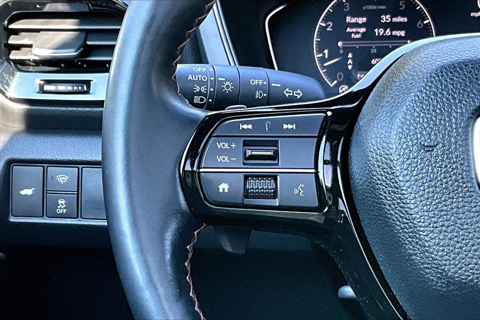 Used 2023 Honda Pilot TrailSport image 20