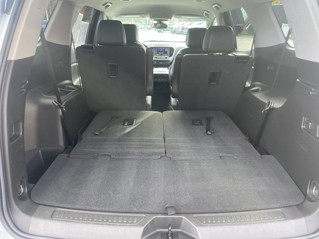 Used 2023 GMC Acadia SLT image 13