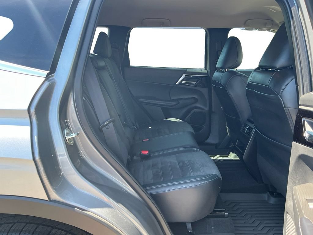 Used 2022 Mitsubishi Outlander SE AWD/4WD image 23