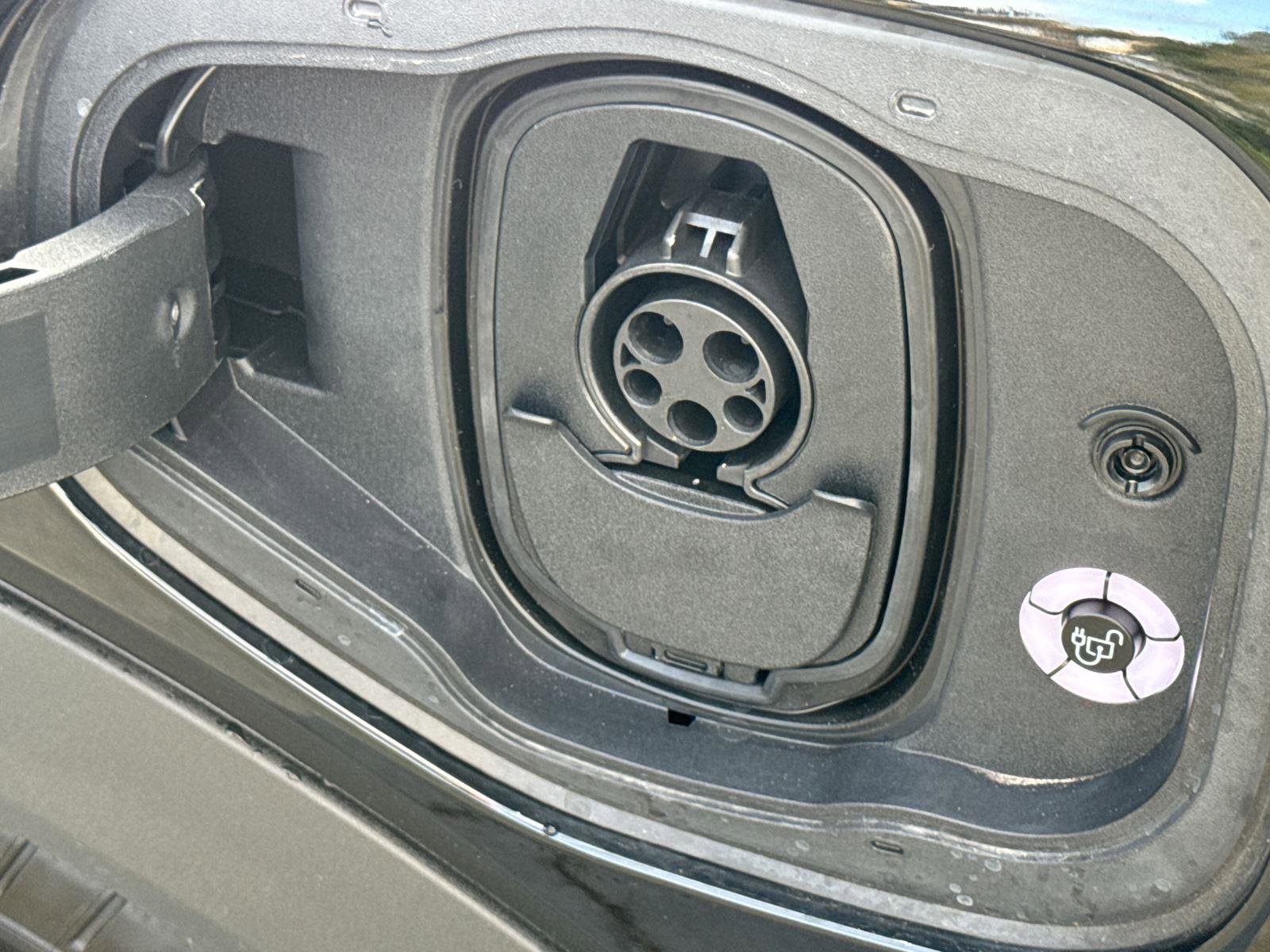 Certified 2025 Ford Mustang Mach-E Select image 9