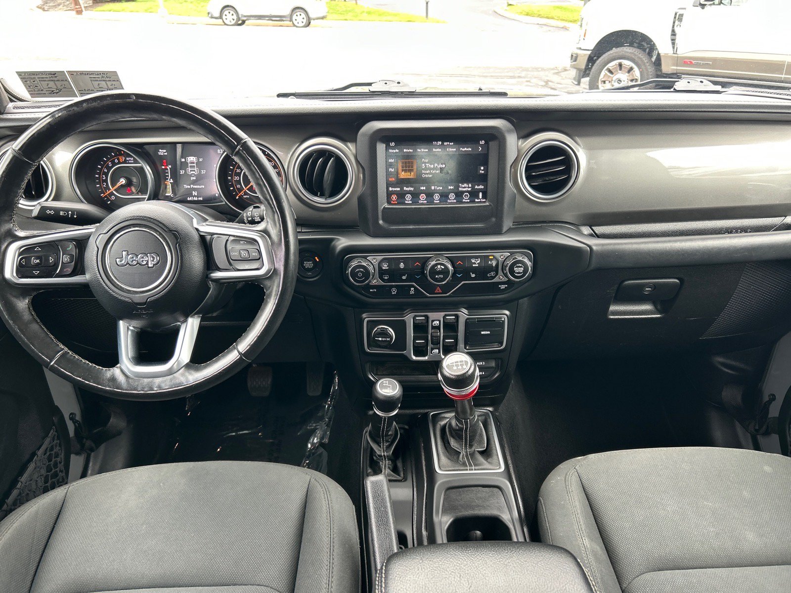 Used 2018 Jeep Wrangler Unlimited Sahara AWD/4WD image 6