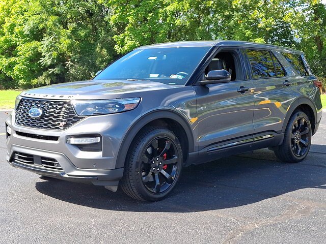 Certified 2022 Ford Explorer ST w/ Equipment Group 401A AWD/4WD image 3