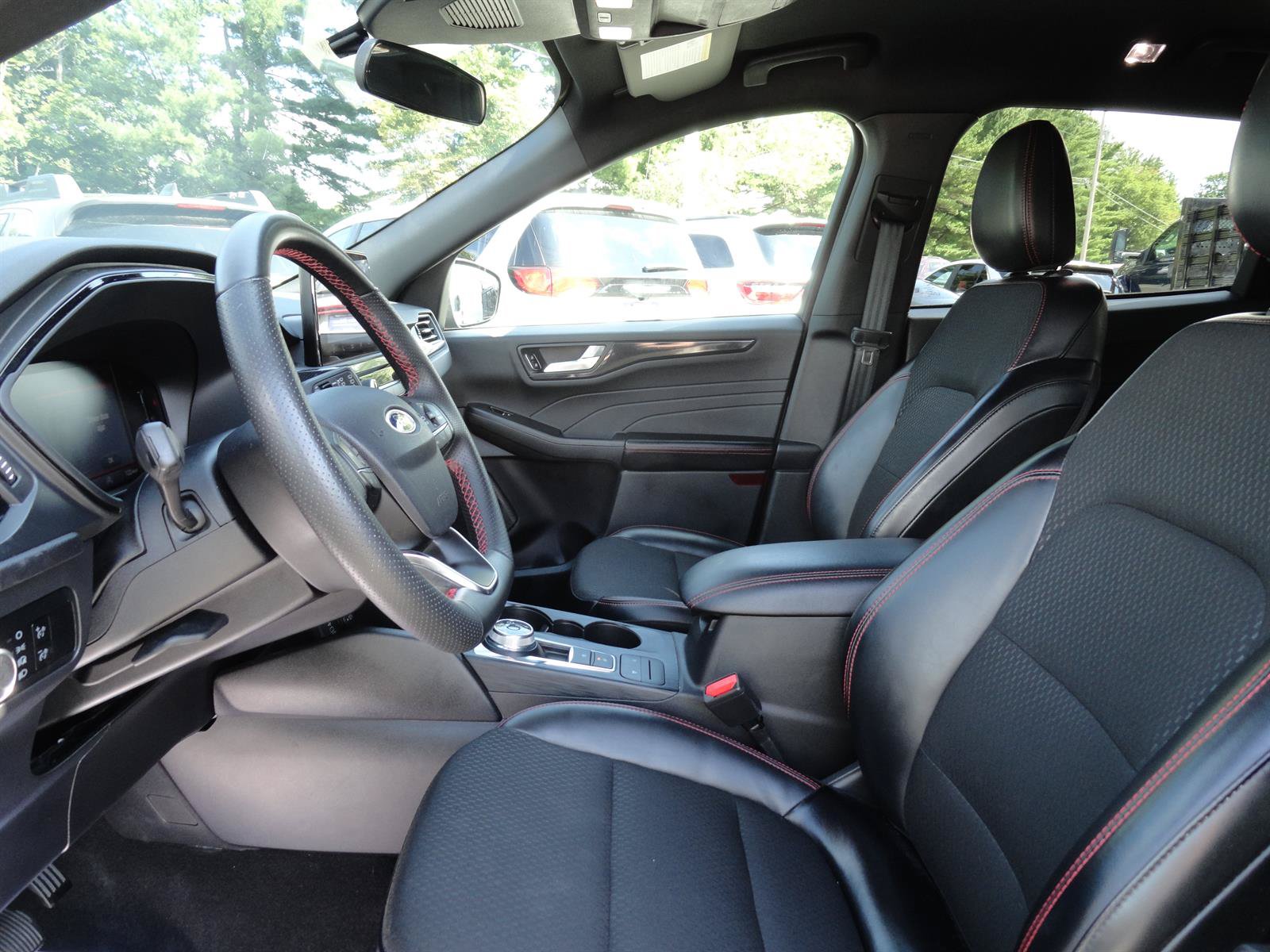 Certified 2025 Ford Escape ST-Line AWD/4WD image 13