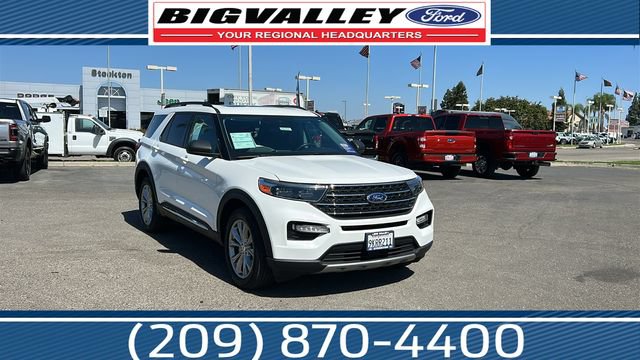 Certified 2023 Ford Explorer XLT w/ Equipment Group 202A AWD/4WD image 1