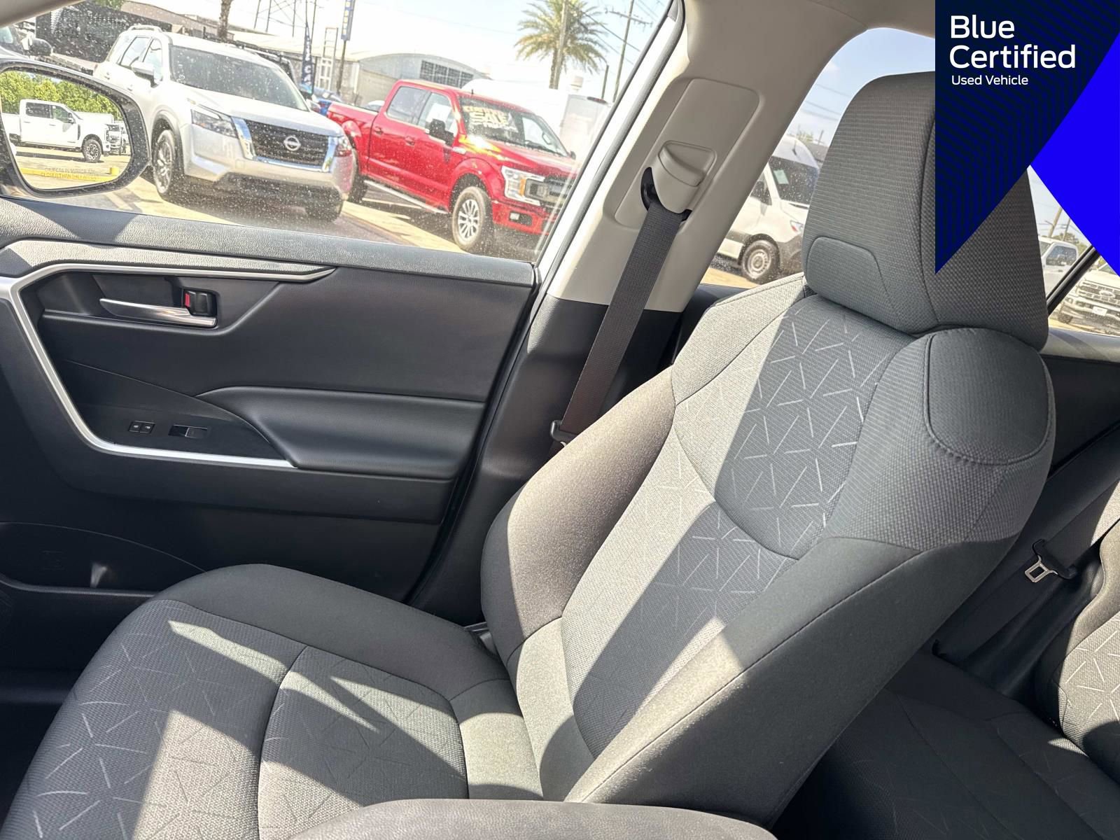 Used 2025 Toyota RAV4 XLE w/ Weather Package FWD image 20