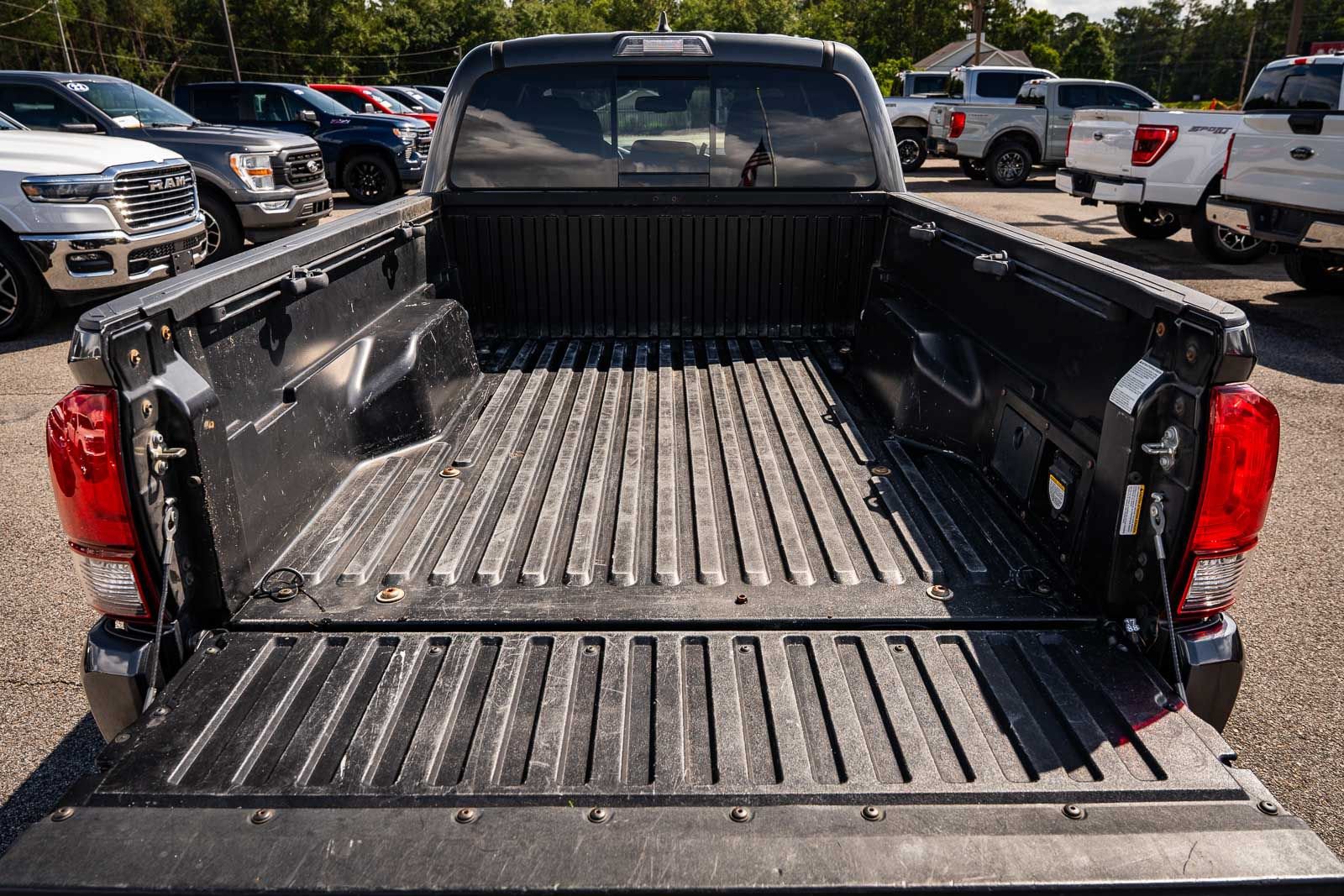 Used 2019 Toyota Tacoma TRD Sport RWD image 14