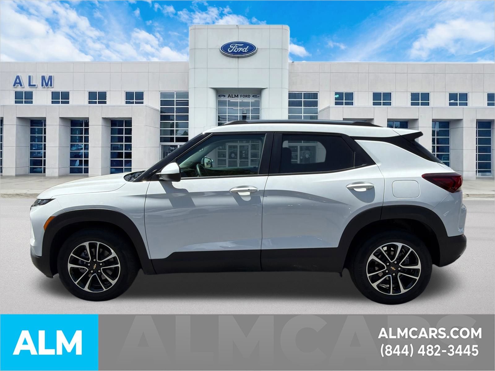 Used 2026 Chevrolet TrailBlazer LT w/ LT Cold Weather Package FWD image 9