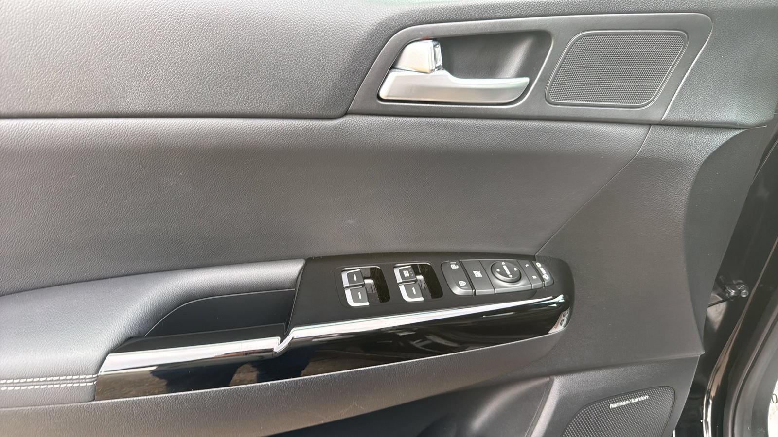Used 2020 Kia Sportage SX AWD/4WD image 11