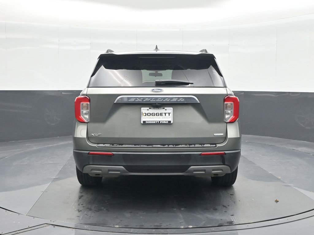 Certified 2020 Ford Explorer XLT w/ Equipment Group 202A image 17