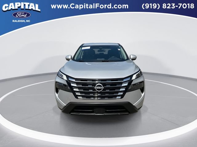 Used 2025 Nissan Rogue SV FWD image 3