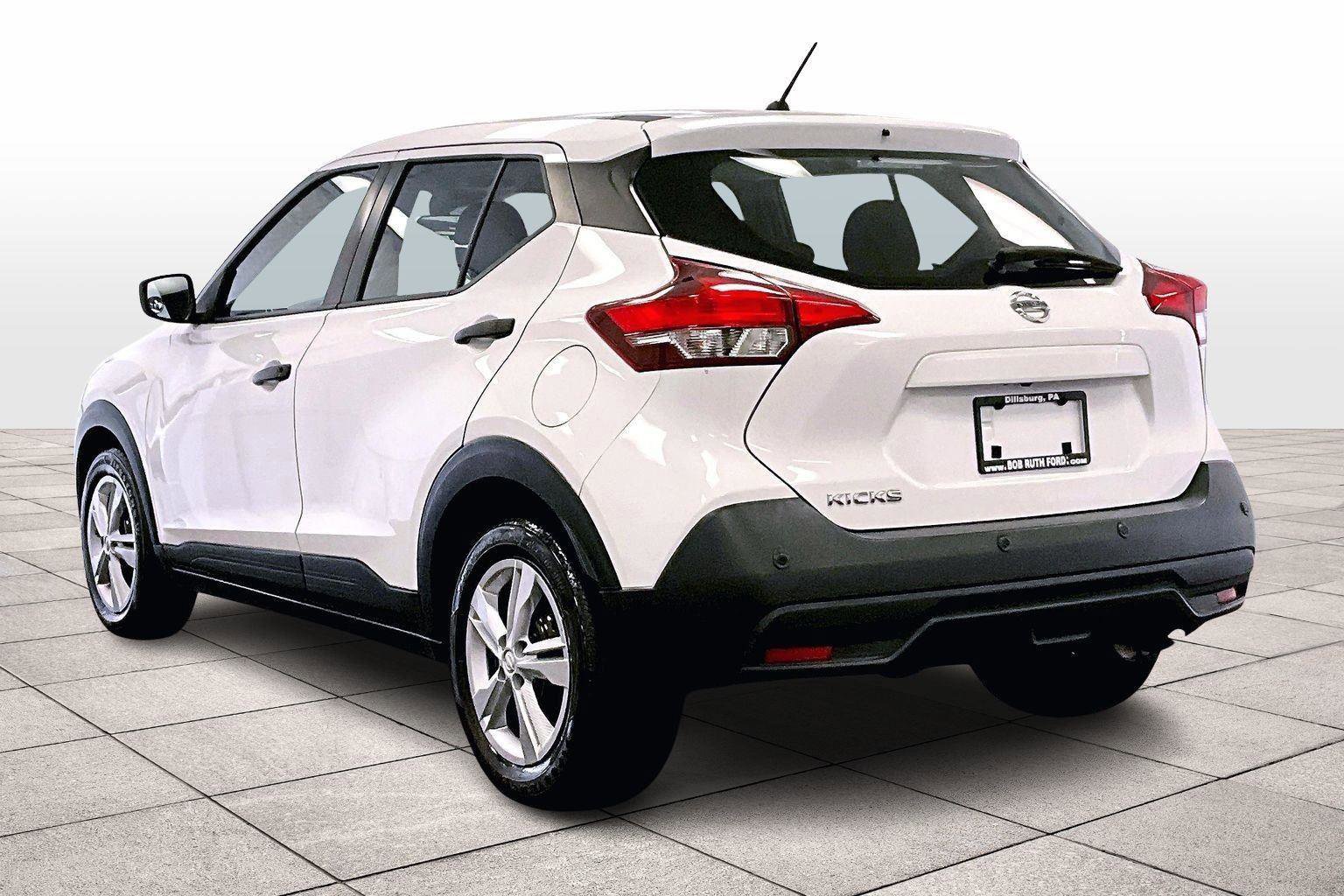 Used 2020 Nissan Kicks S image 4