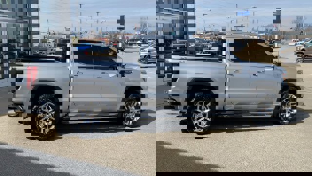 Used 2019 GMC Sierra 1500 SLT w/ SLT Premium Plus Package AWD/4WD image 2