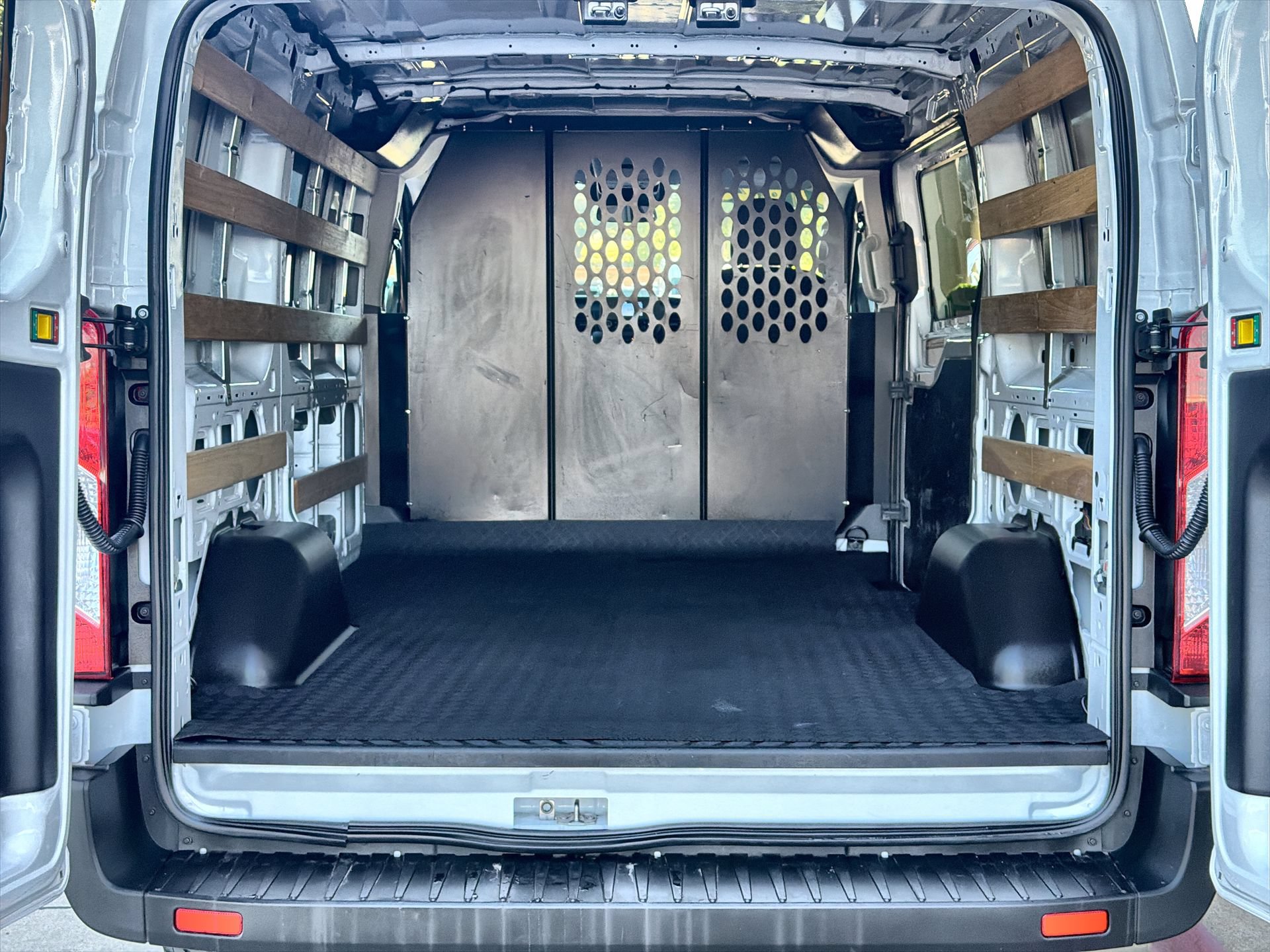 Certified 2025 Ford Transit 250 Low Roof w/ Exterior Upgrade Package RWD image 21