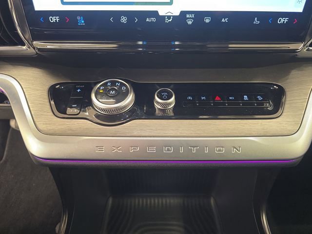 Certified 2025 Ford Expedition Max Platinum image 30