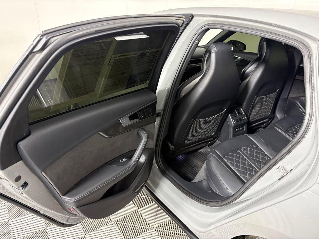 Used 2020 Audi S4 Premium Plus w/ Premium Plus Package image 28