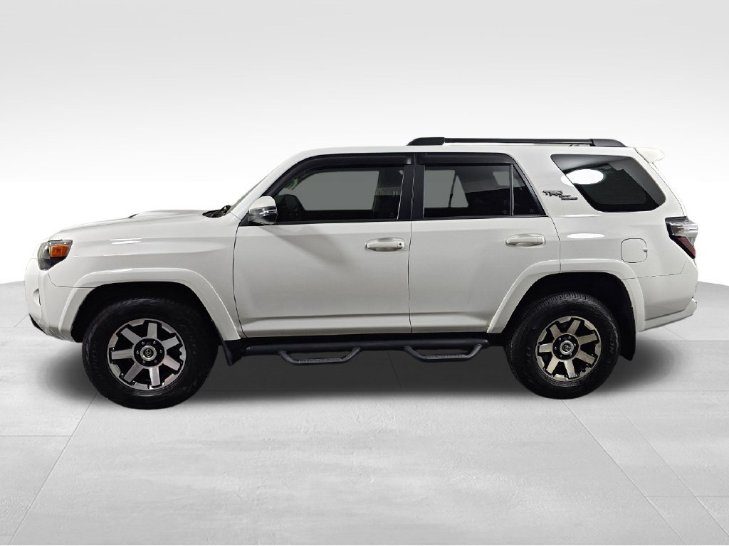 Used 2021 Toyota 4Runner TRD Off-Road Premium w/ Moonroof Package AWD/4WD image 4