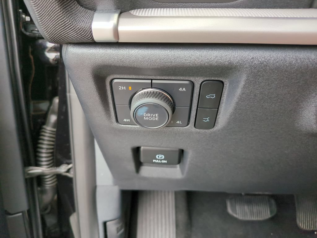 Certified 2025 Ford Expedition Active AWD/4WD image 31
