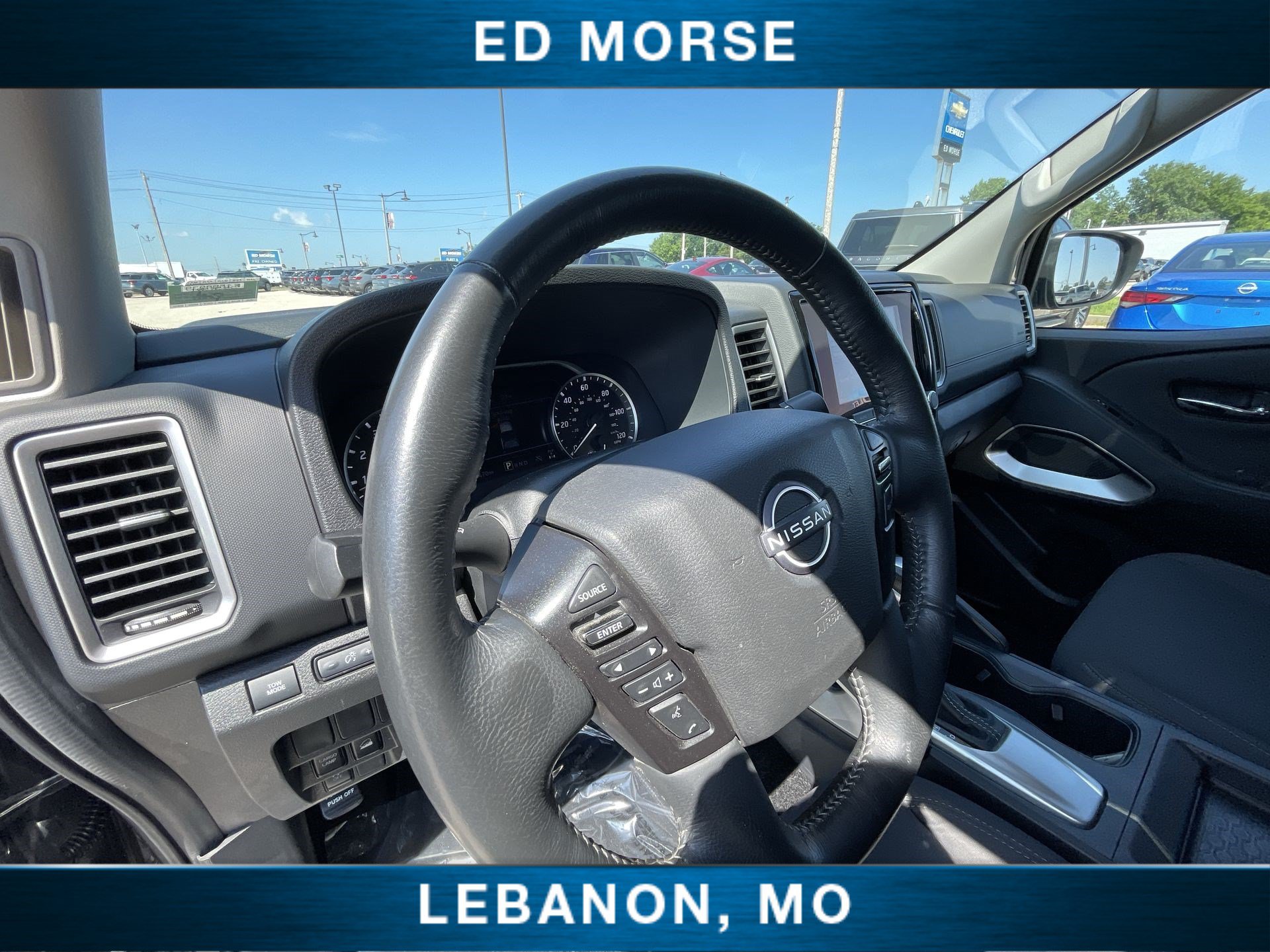 Used 2023 Nissan Frontier SV AWD/4WD image 10