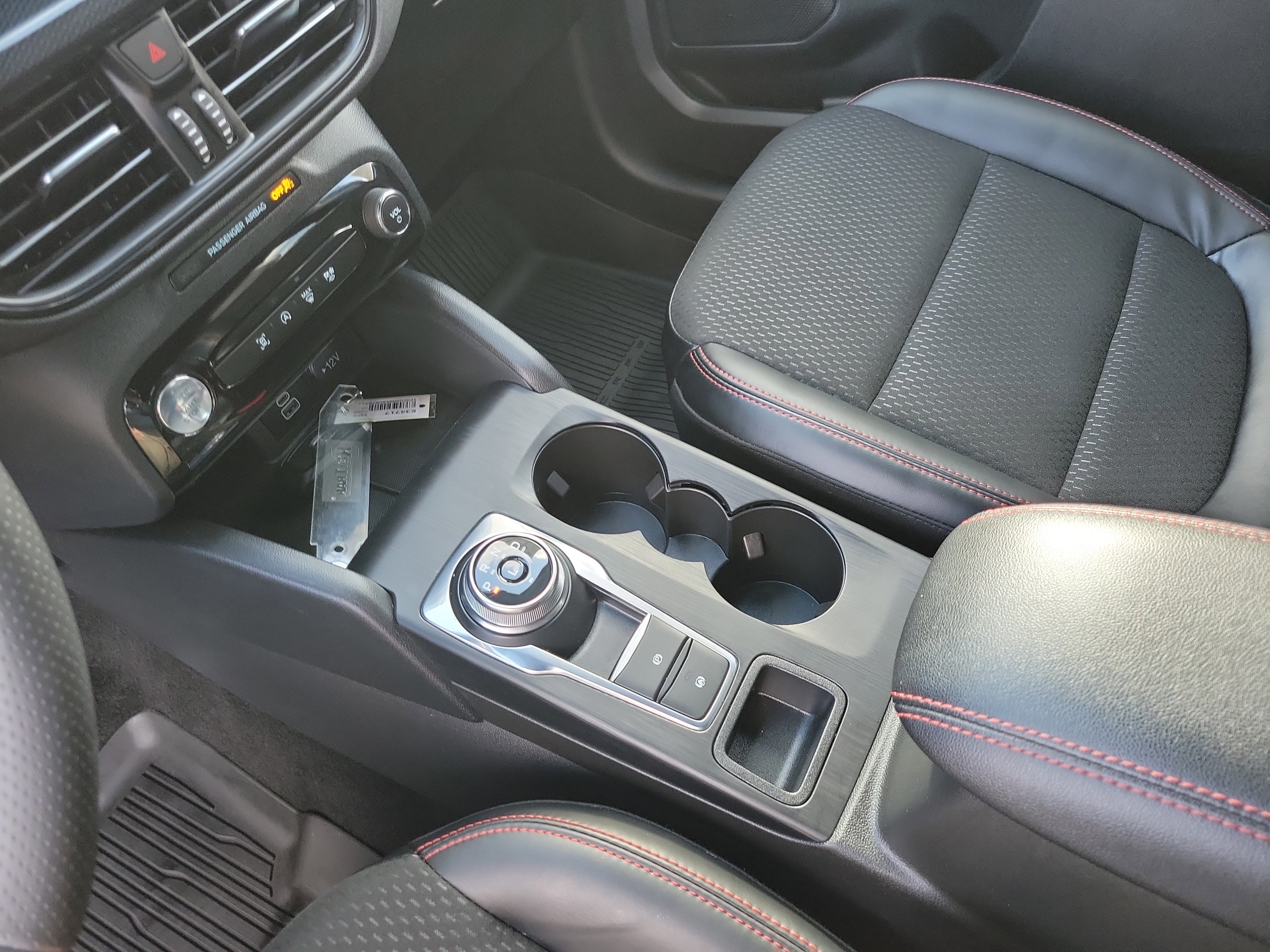 Certified 2025 Ford Escape ST-Line w/ Tech Pack #1 image 9