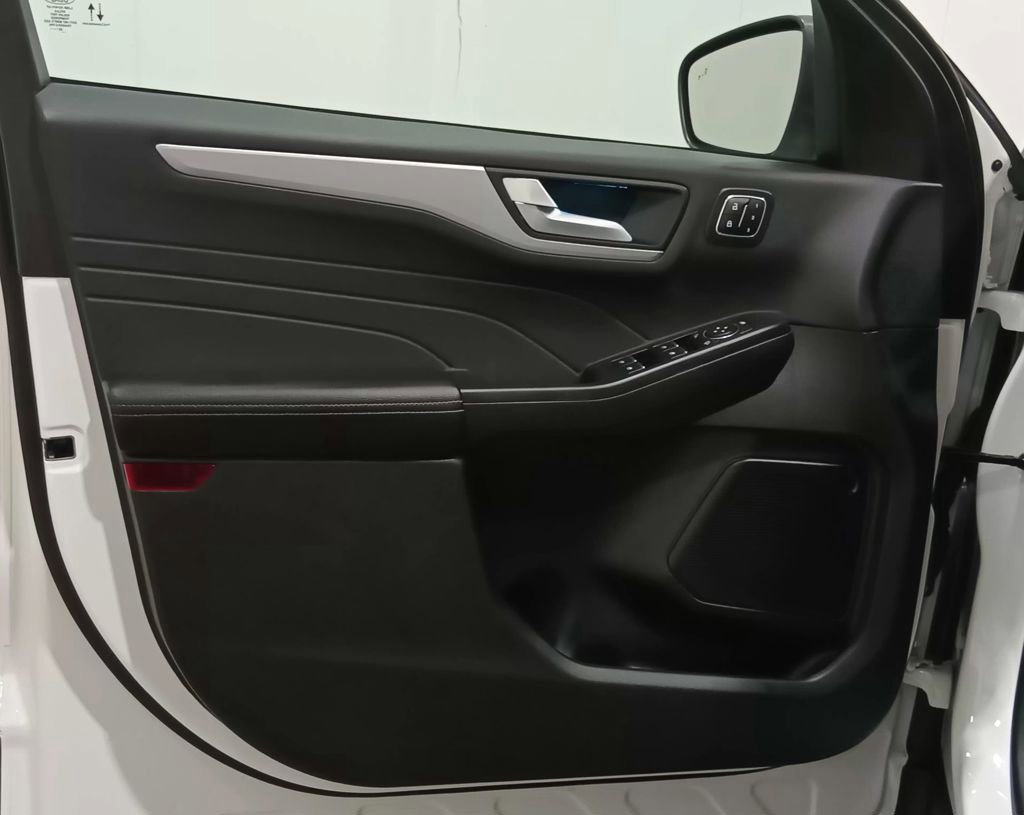 Certified 2023 Ford Escape Platinum image 27