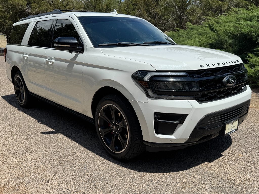 Certified 2022 Ford Expedition Max Limited AWD/4WD image 3