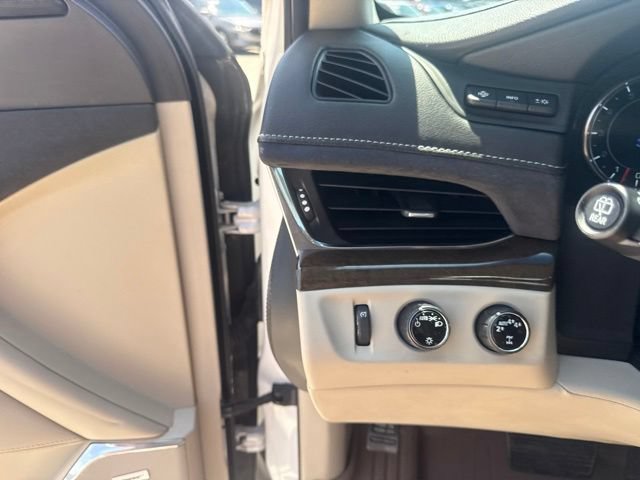 Used 2019 Cadillac Escalade Luxury AWD/4WD image 28