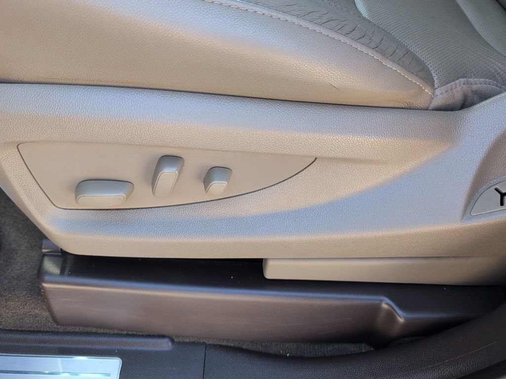 Used 2018 Chevrolet Silverado 1500 LTZ Z71 w/ LTZ Plus Package image 9