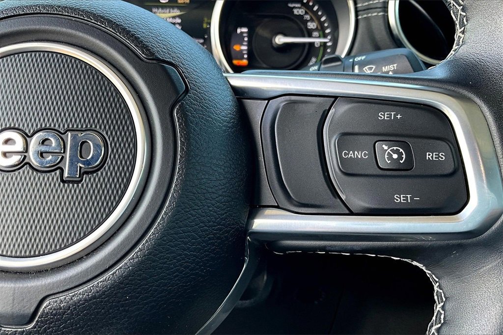 Used 2022 Jeep Wrangler Unlimited Sahara w/ Cold Weather Group image 19